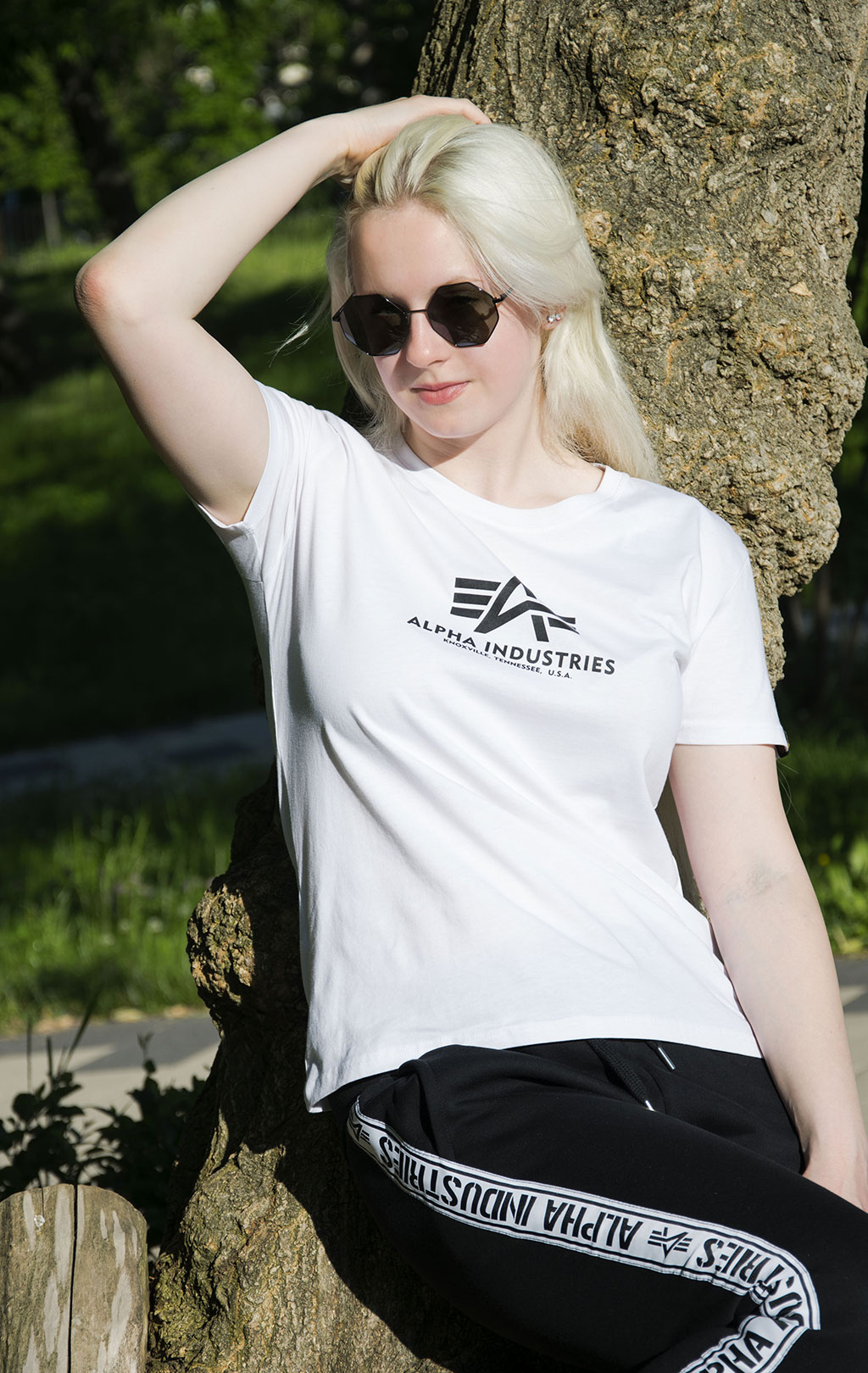 Женская футболка ALPHA INDUSTRIES NEW BASIC T white 