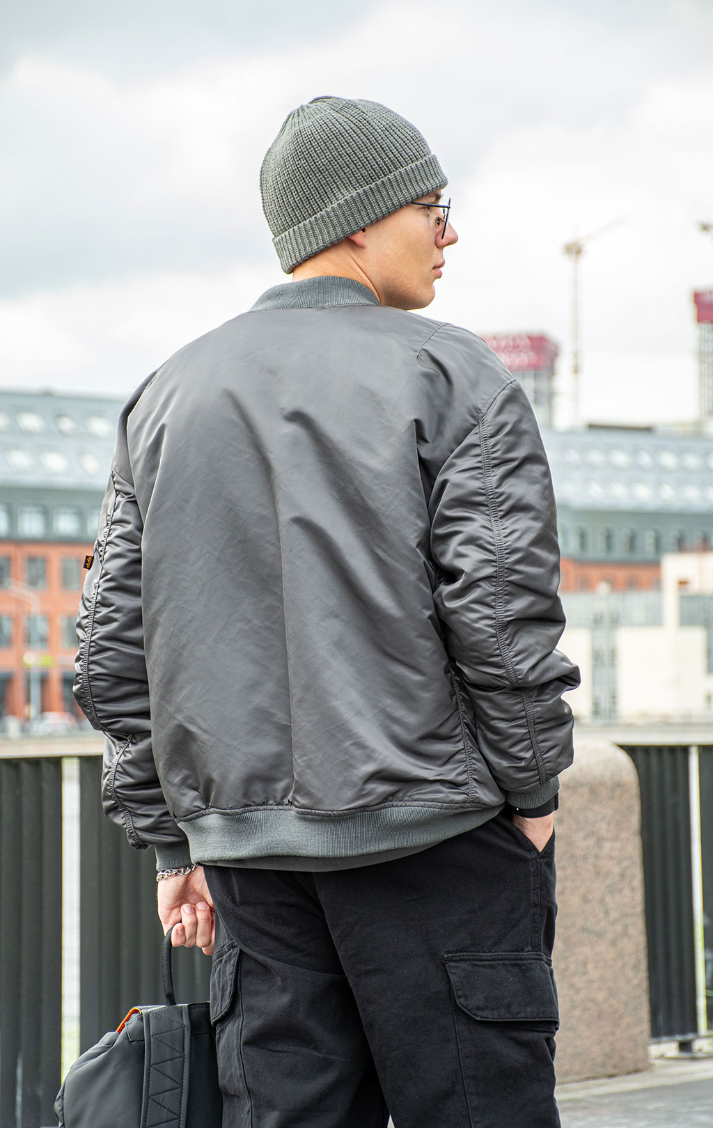 Бомбер ALPHA INDUSTRIES MA-1 CS vintage grey 