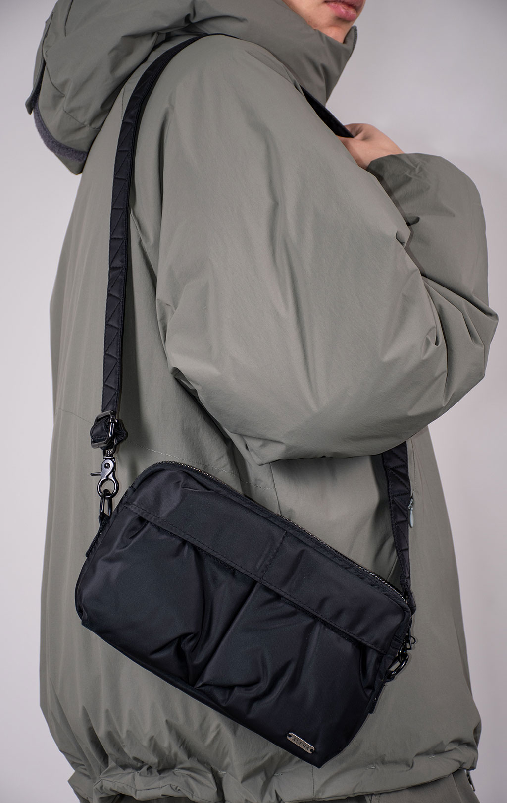 Сумка поясная ALPHA INDUSTRIES NYLON MESSENGER BAG FW 24/25 black 