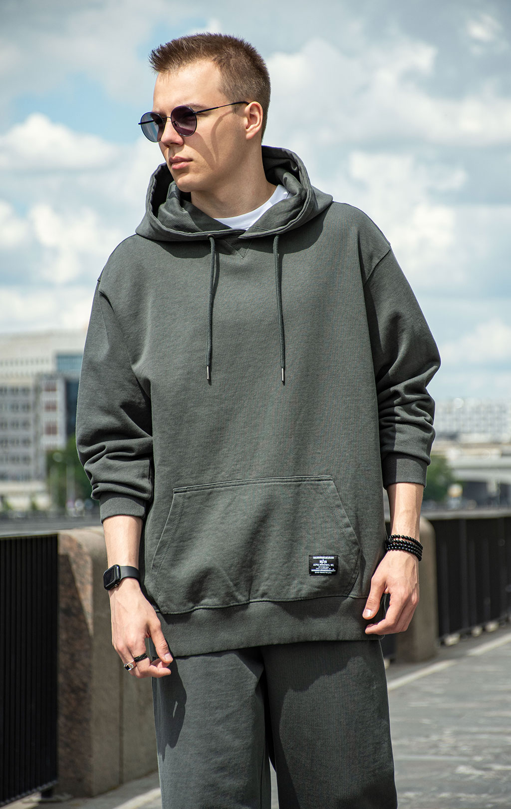 Толстовка ALPHA INDUSTRIES ESSENTIAL FRENCH TERRY HOODIE GEN-II SS 25 m charcoal 