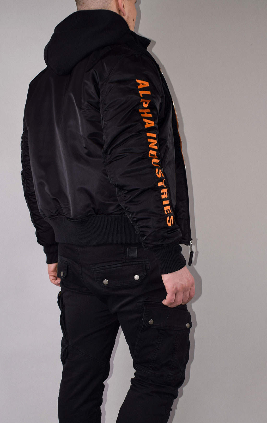 Куртка-бомбер лётная ALPHA INDUSTRIES D-Tec SE MA-1 black/orange 