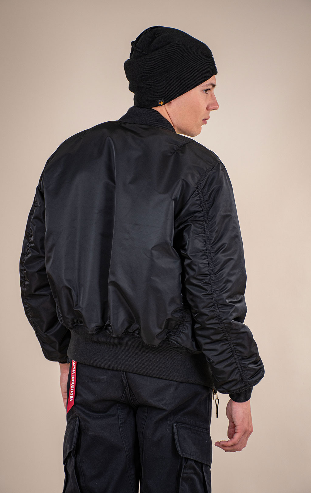 Бомбер ALPHA INDUSTRIES MA-1 HERITAGE FIT FLIGHT JACKET FW 26/27 black 