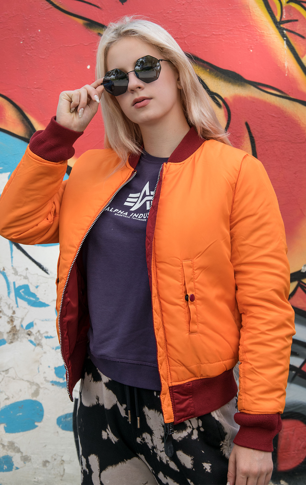 Женский бомбер ALPHA INDUSTRIES MA-1 W red commander 