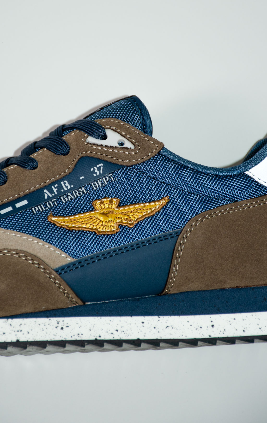 Кроссовки AERONAUTICA MILITARE (SC 0288) FW 25/26/CN blue navy/brown 