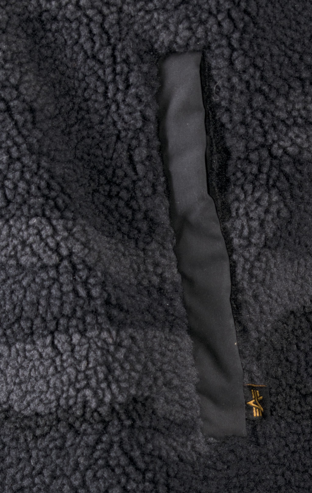 Жилет ALPHA INDUSTRIES SHERPA UTILITY VEST FW 21/22 m black woodland camo 