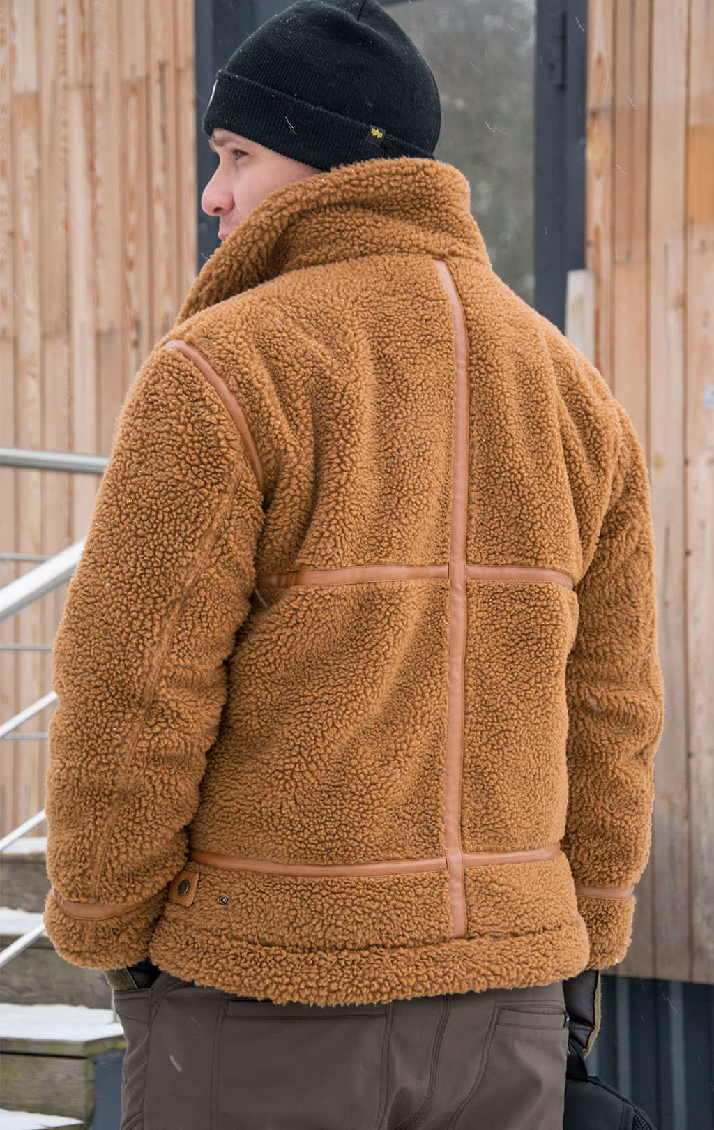 Куртка-пилот ALPHA INDUSTRIES B3 TEDDY camel 