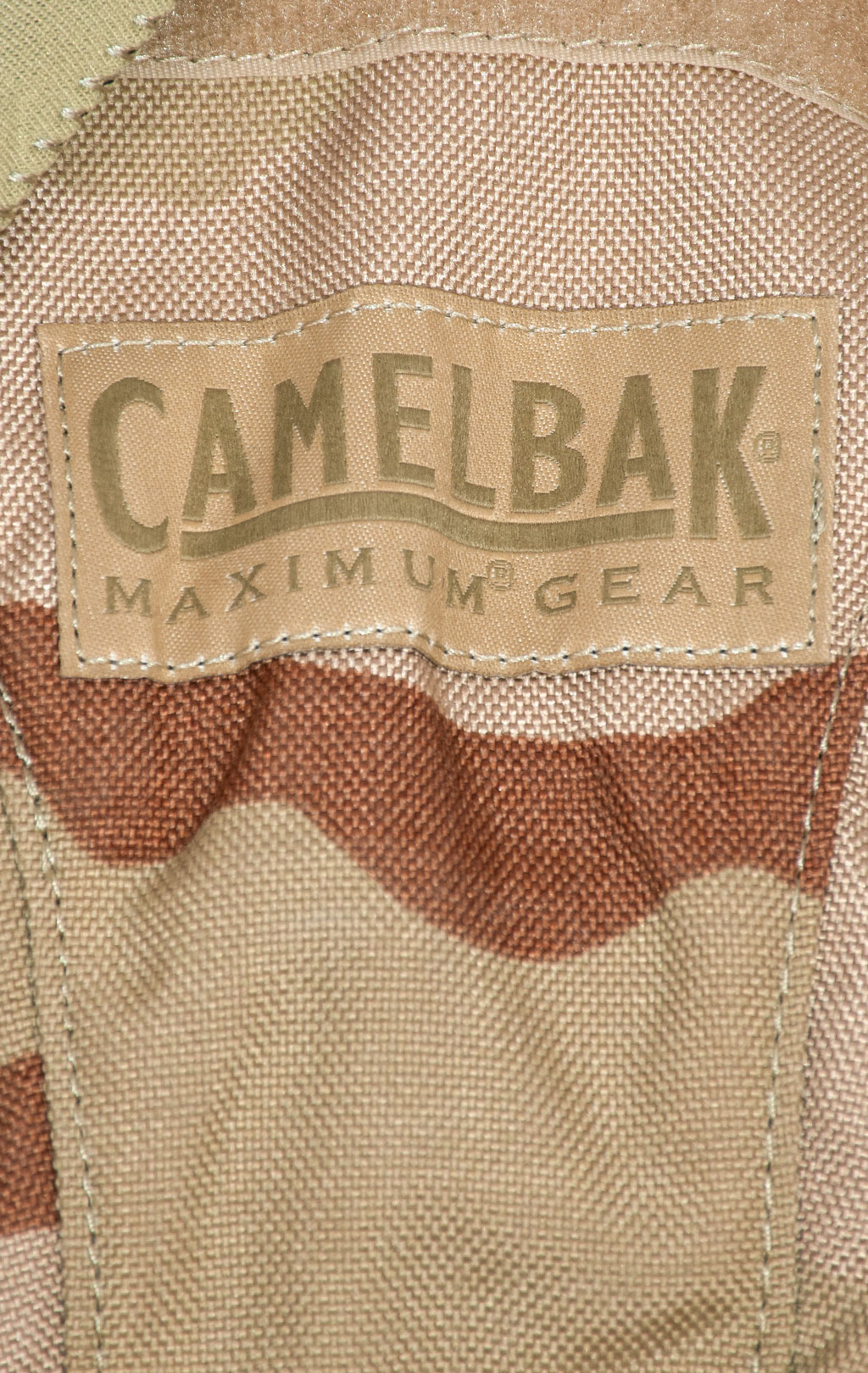 Питьевая система армейская CamelBak на молнии, горловина под клапаном, 3L desert-3 