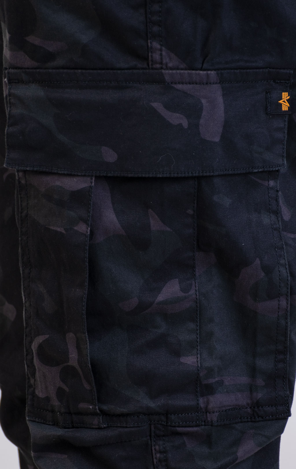 Брюки-карго ALPHA INDUSTRIES AIRMAN black camo 