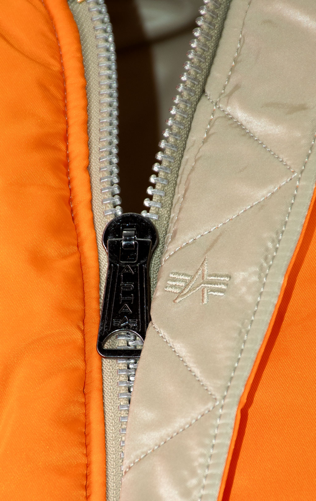 Бомбер ALPHA INDUSTRIES ORIGINAL FIT MA-1 FW 25/26 mineral 