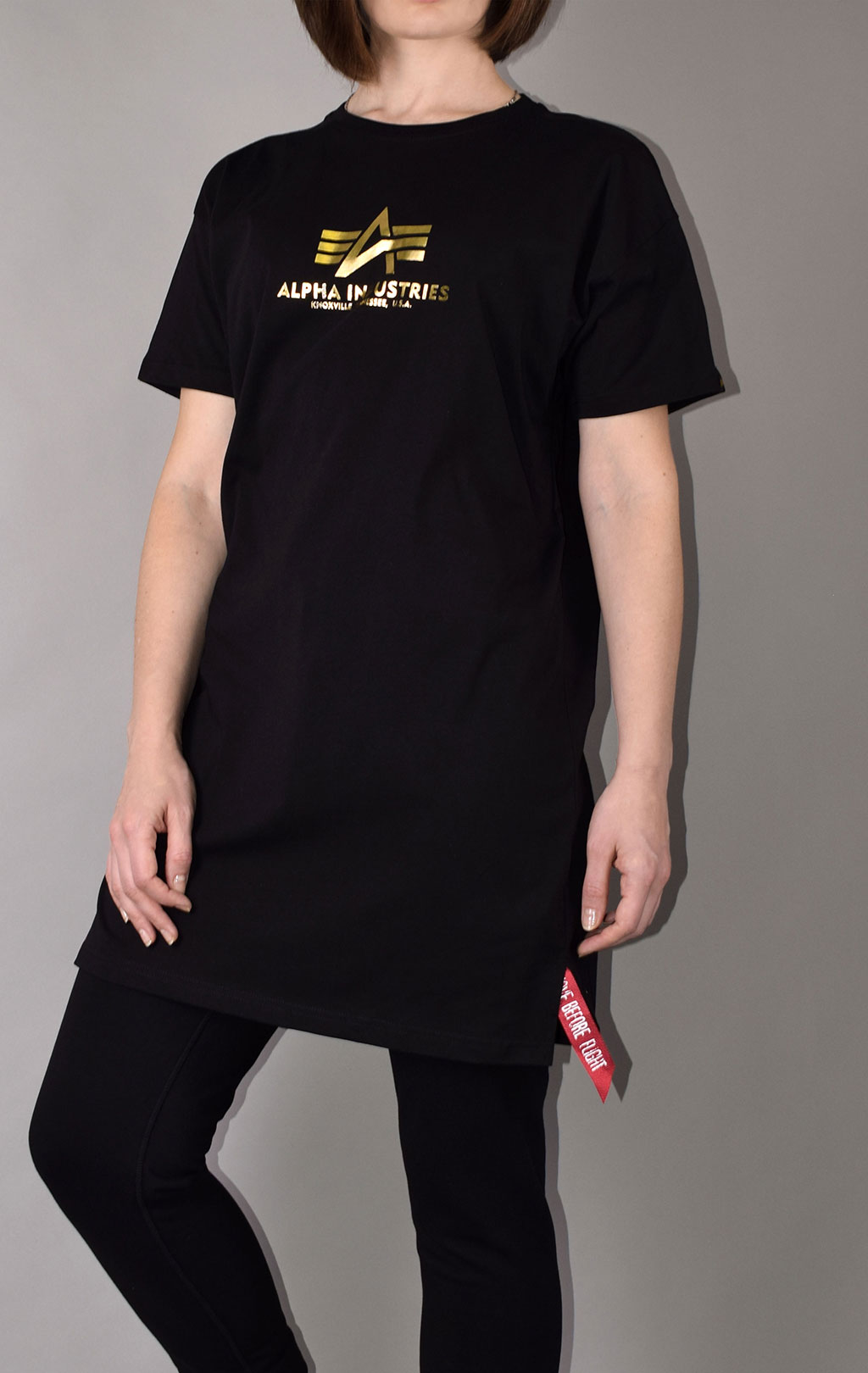 Женская футболка ALPHA INDUSTRIES BASIC T LONG FOIL PRINT black/yellow gold 