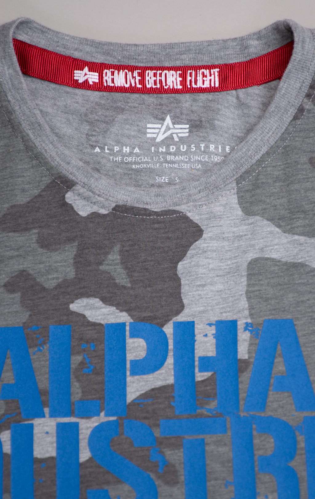 Футболка ALPHA INDUSTRIES BLURRED grey camo 