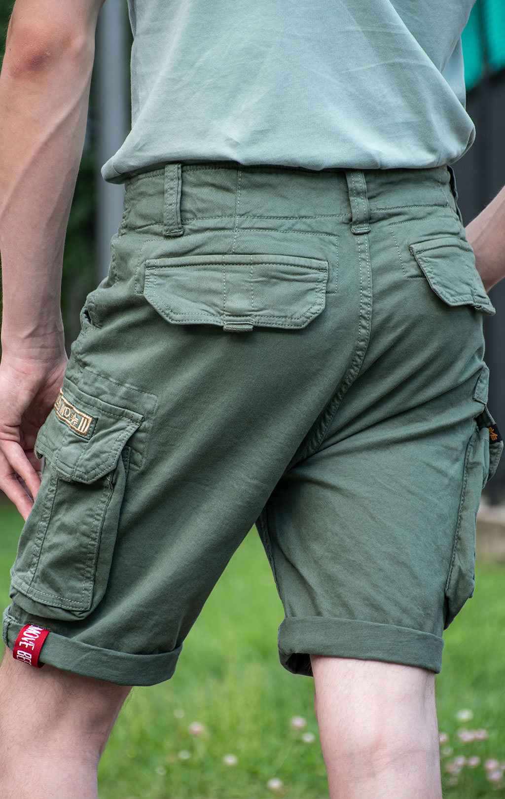 Шорты ALPHA INDUSTRIES CREW SHORT vintage green 