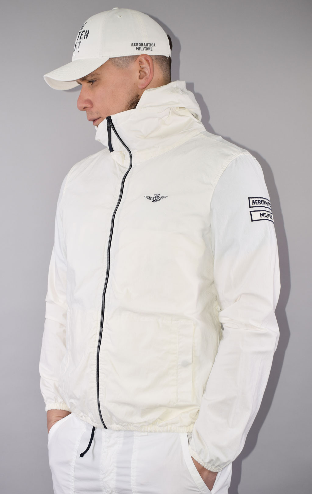 Ветровка AERONAUTICA MILITARE SS 23 m/TR bianco panna (AB 2054) 