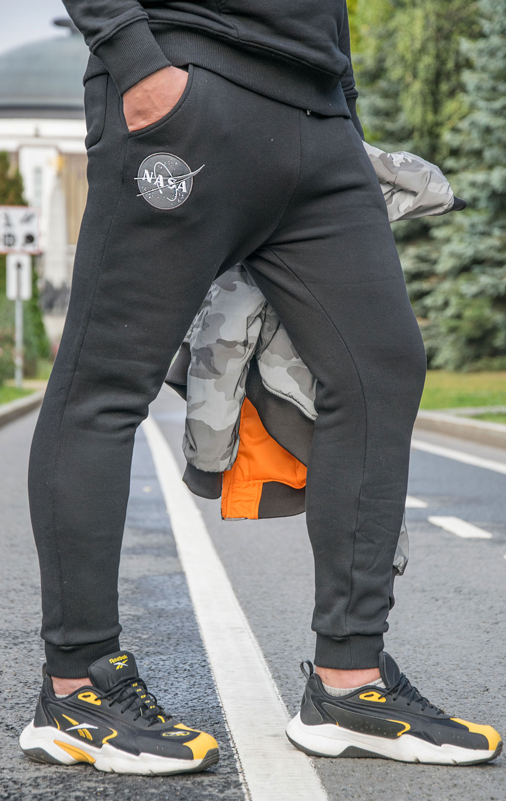 Брюки спортивные джоггеры ALPHA INDUSTRIES NASA CARGO SWEAT JOGGER black 