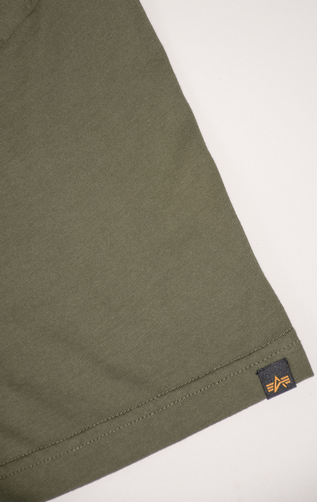 Футболка ALPHA INDUSTRIES ESSENTIAL GEN II TEE плотная FW 24/25 olive 