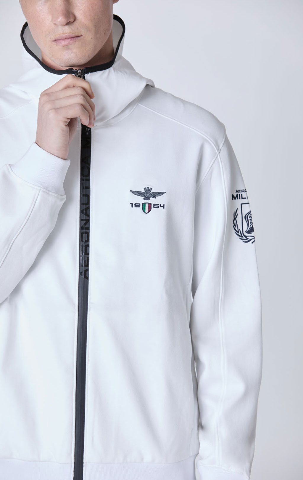 Толстовка с капюшоном AERONAUTICA MILITARE SS 25 m/BD off white (AF 497) 