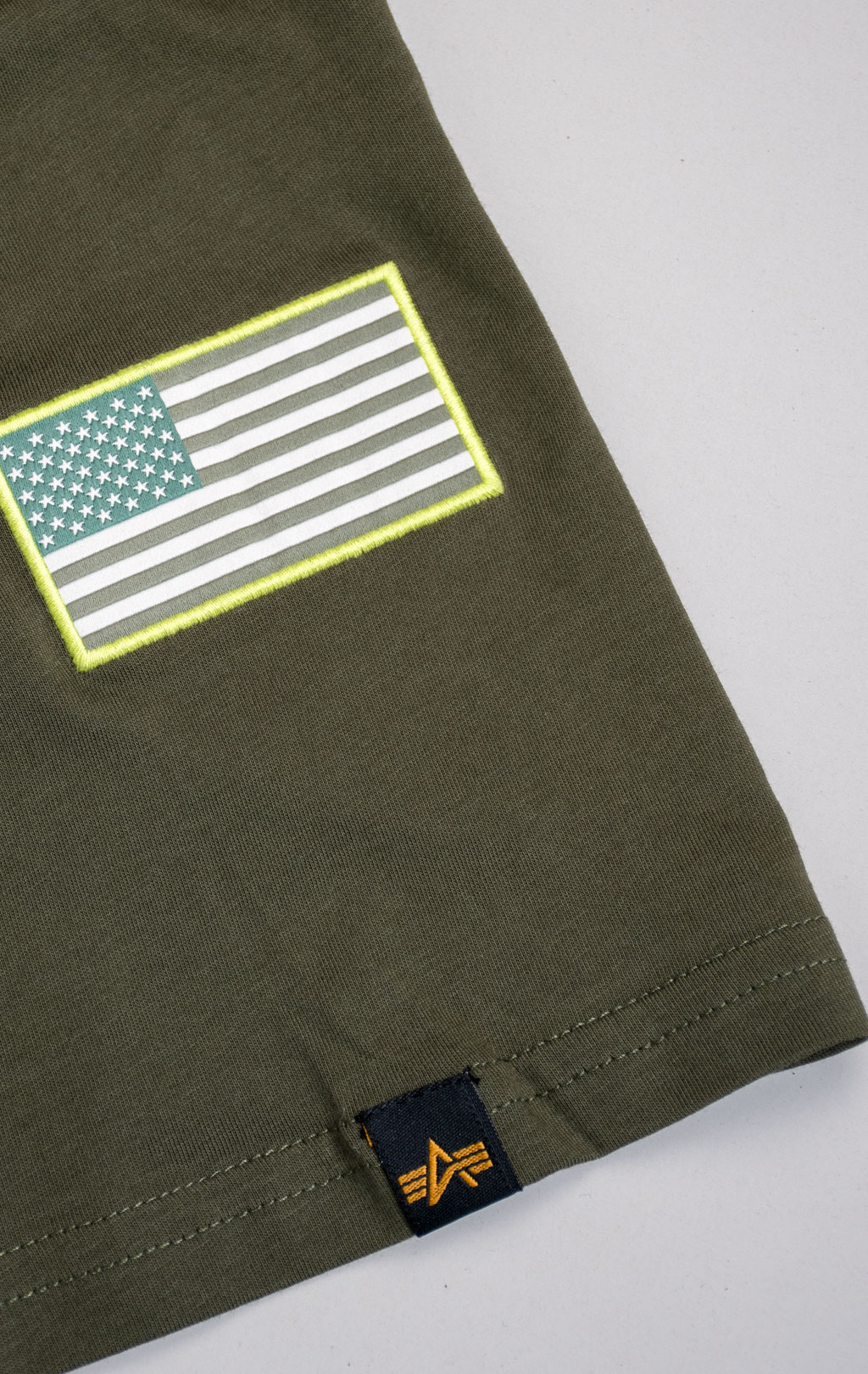 Футболка ALPHA INDUSTRIES NASA SPACE SHUTTLE T dark green 