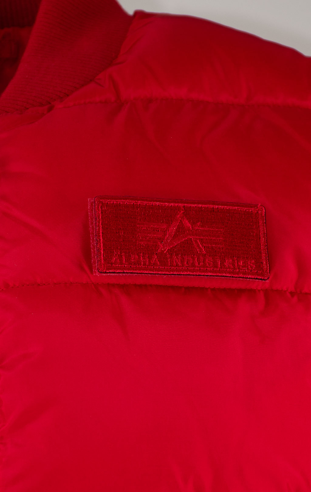 Жилет ALPHA INDUSTRIES PUFFER VEST LW mars red 