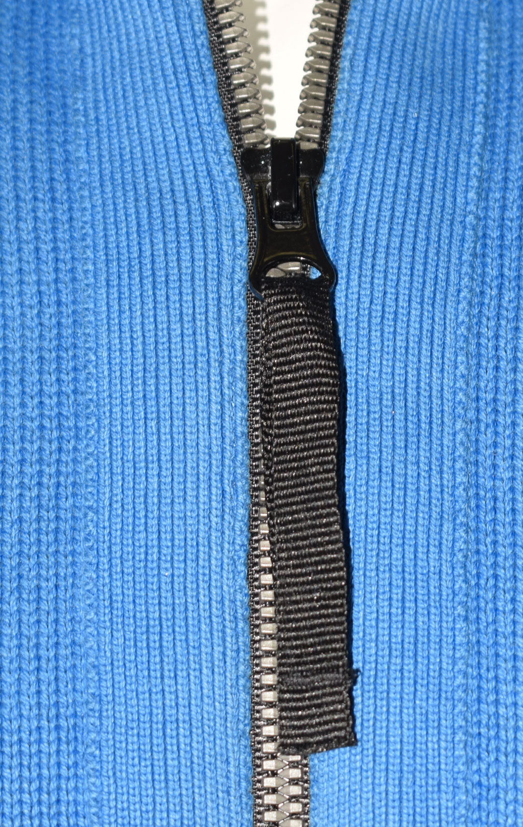 Свитер с капюшоном на молнии AERONAUTICA MILITARE FW 22/23/IN azzurro (MA 1406) 