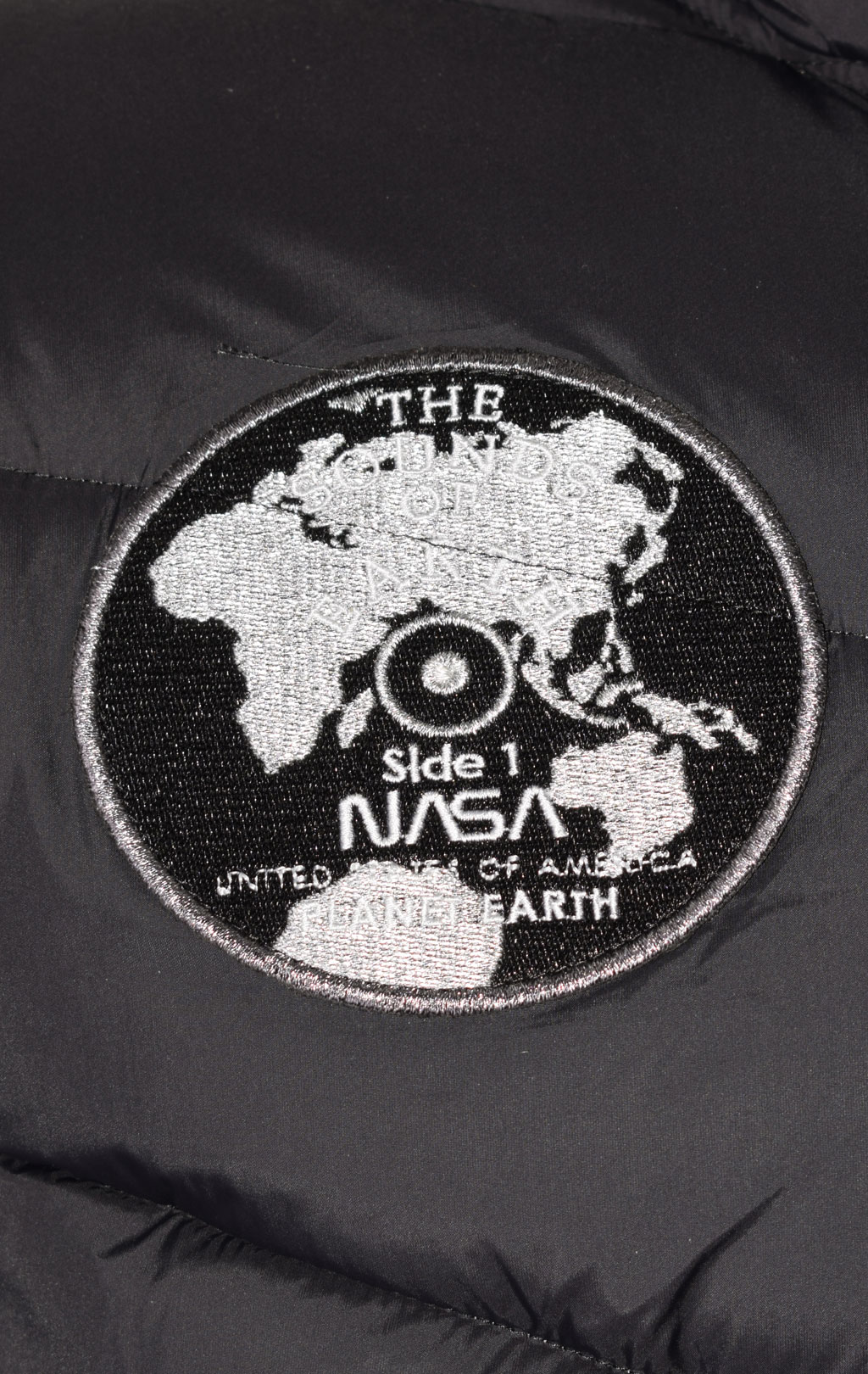 Куртка ALPHA INDUSTRIES HOODED PUFFER NASA VOYAGER FD black 