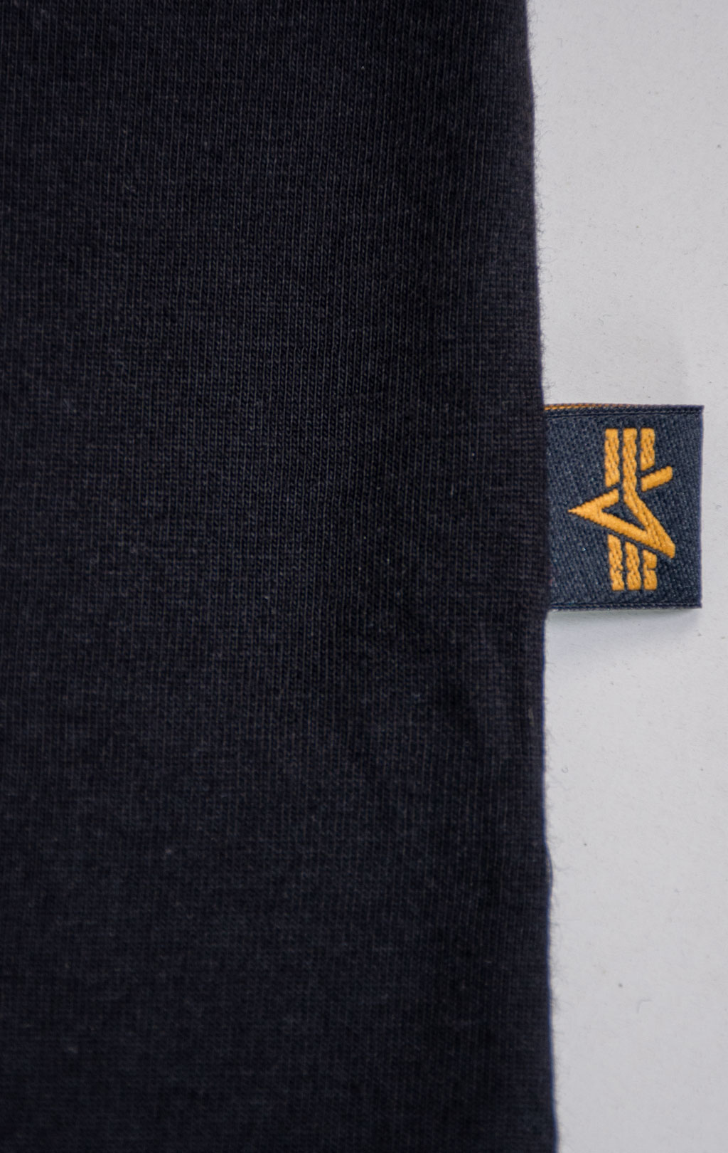 Лонгслив ALPHA INDUSTRIES BASIC LS black 