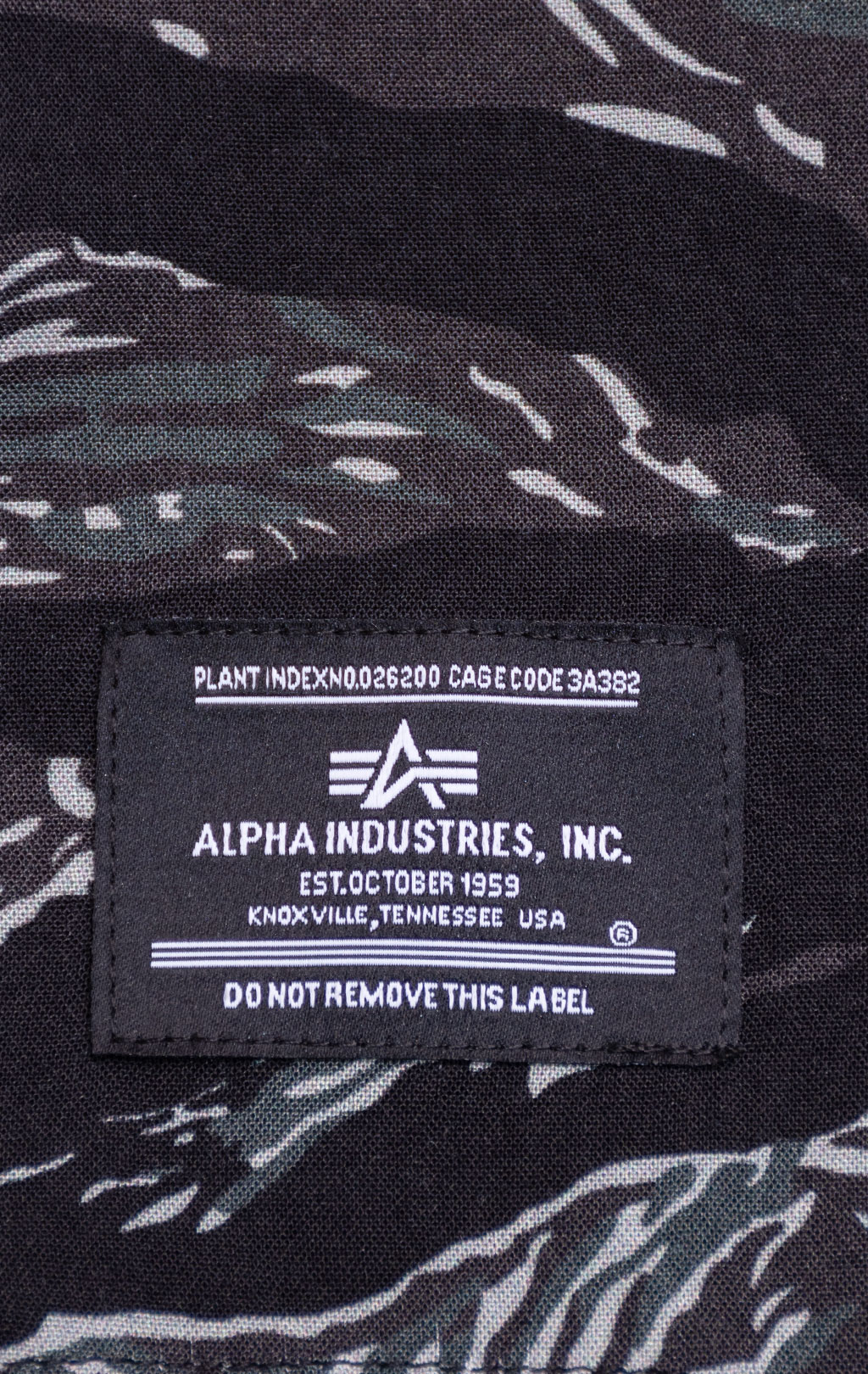 Рубашка ALPHA INDUSTRIES CAMO RELAXED CAMP SHIRT SS 26 gray tiger camo 