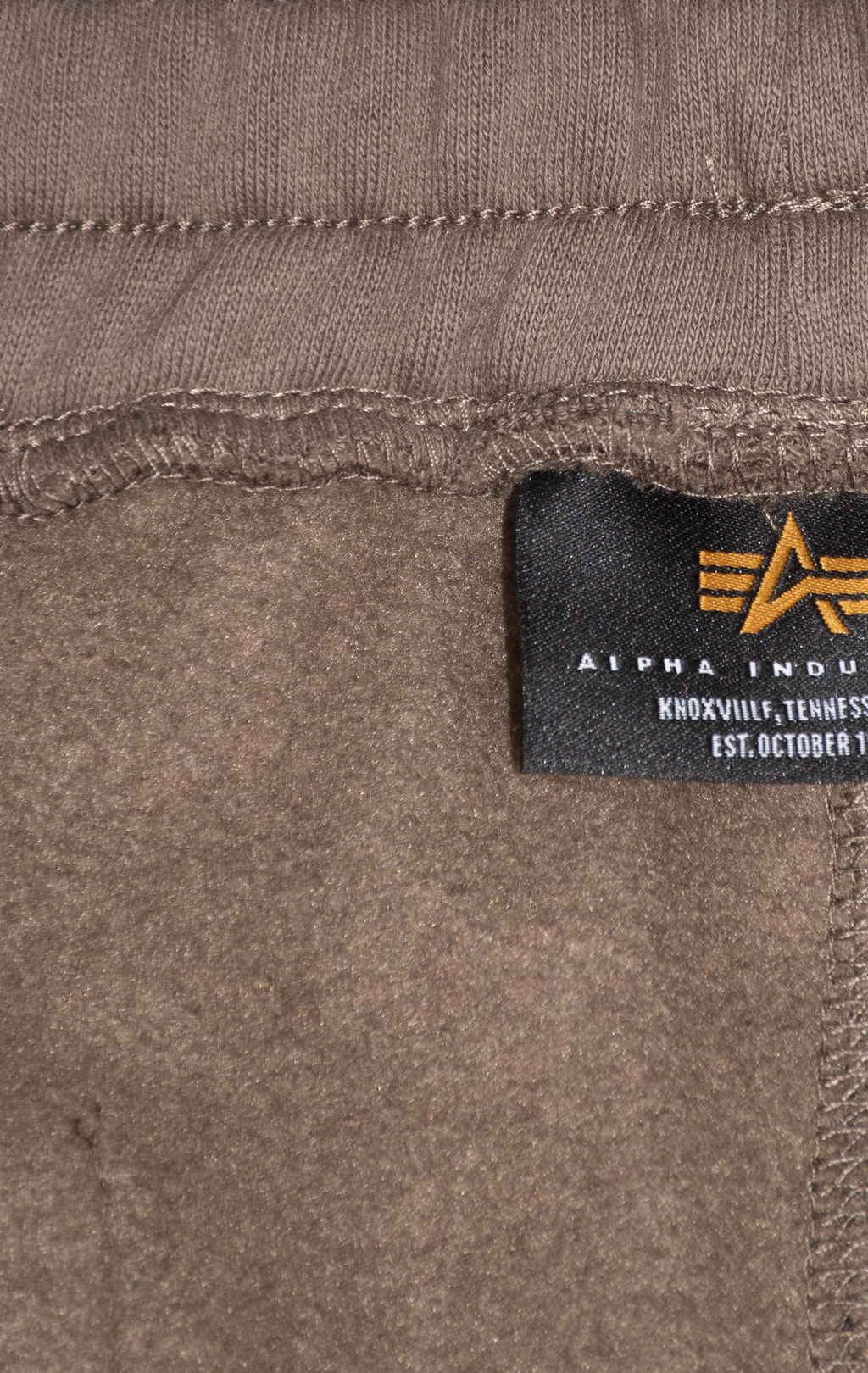 Брюки спортивные джоггеры ALPHA INDUSTRIES ESSENTIAL SWEATPANTS FW 24/25 coyote brown 