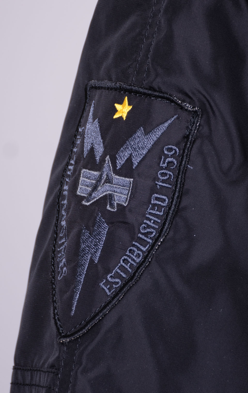 Женская аляска ALPHA INDUSTRIES PPS N-3B натур. мех black 