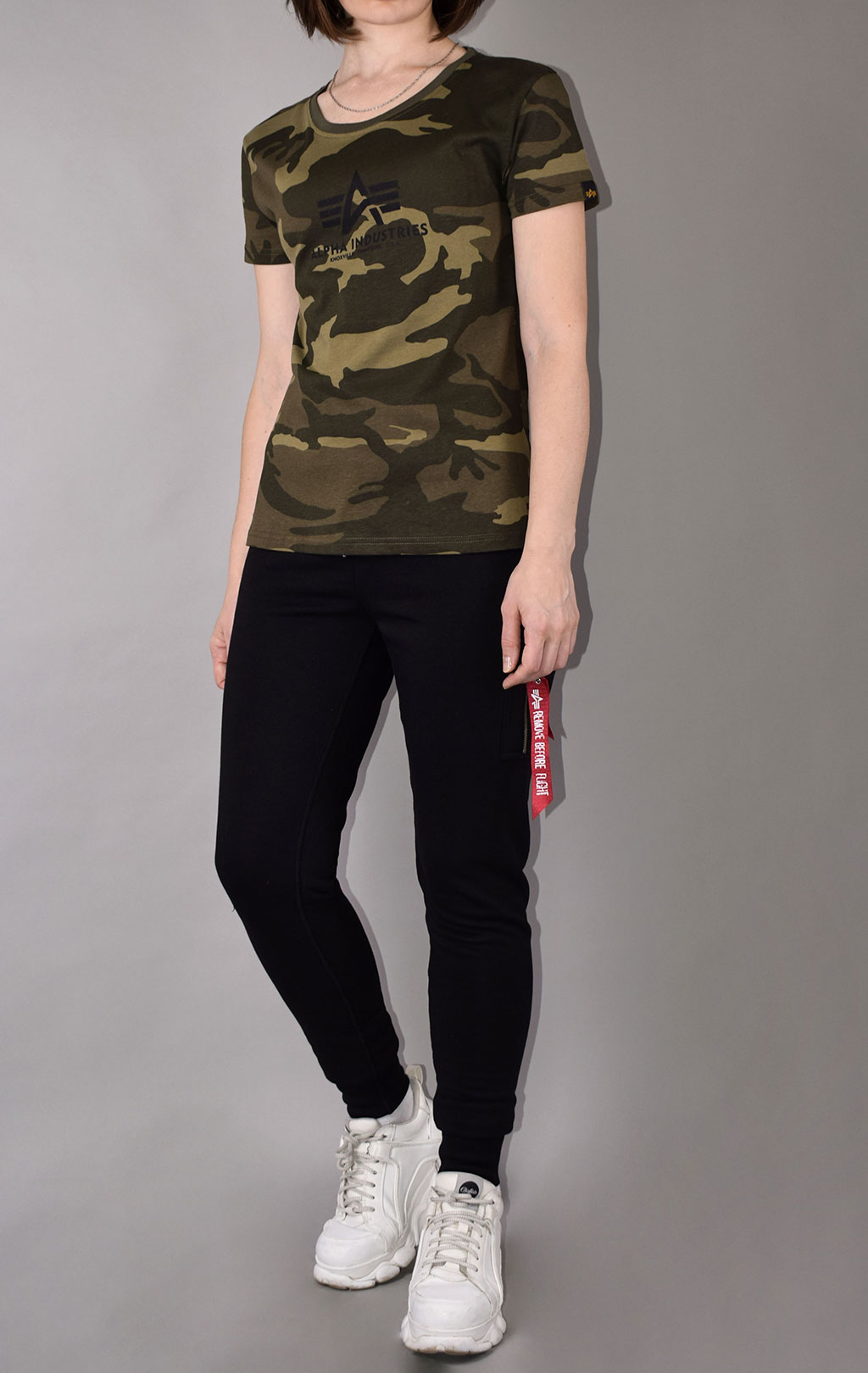 Женская футболка ALPHA INDUSTRIES NEW CAMO BASIC T olive camo 