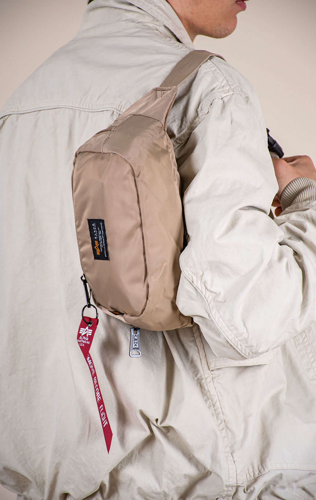 Сумка поясная ALPHA INDUSTRIES CREW WAIST BAG sand 