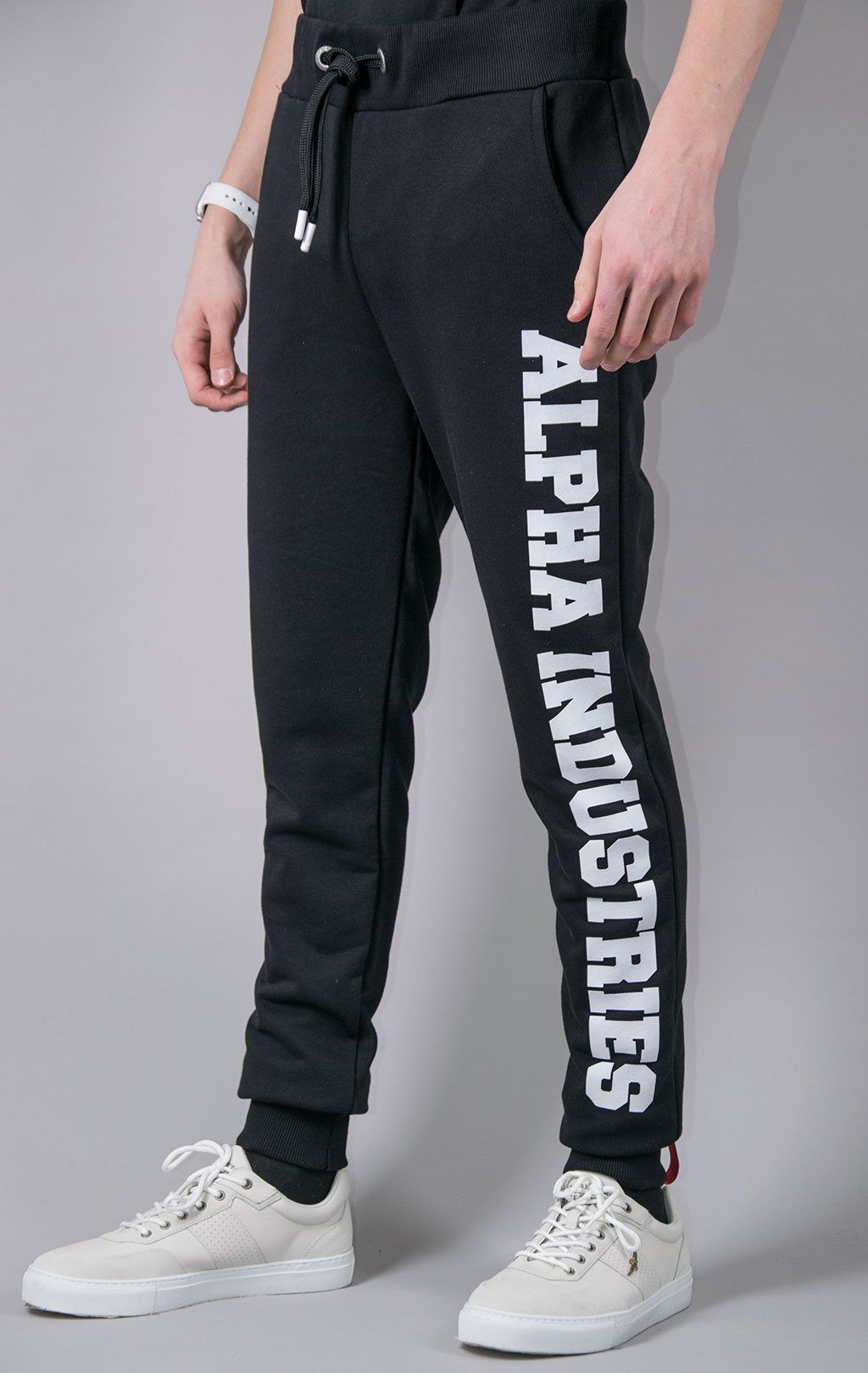 Брюки спортивные джоггеры ALPHA INDUSTRIES BIG LETTERS JOGGER black 