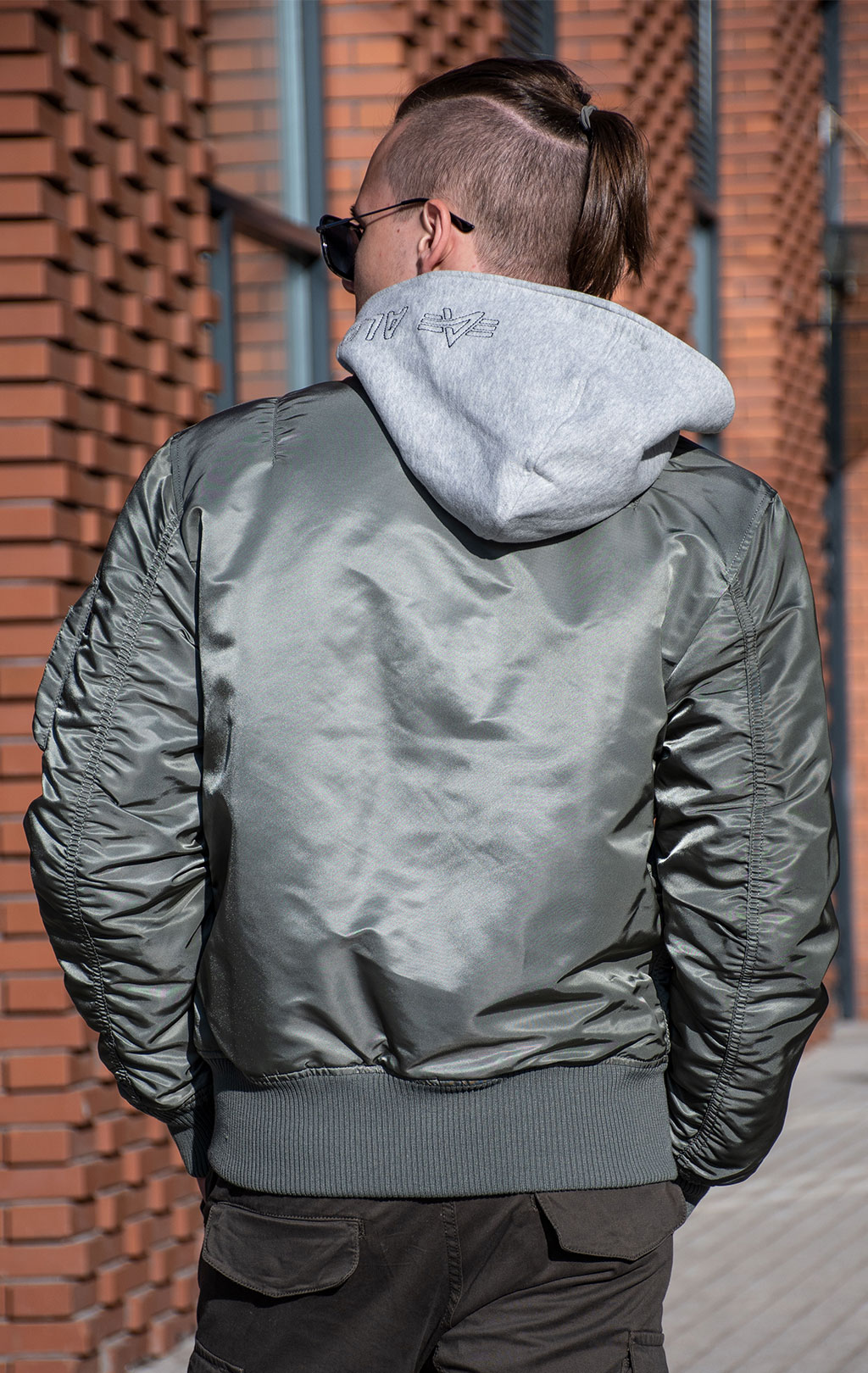Куртка-бомбер лётная ALPHA INDUSTRIES D-Tec MA-1 vintage green 