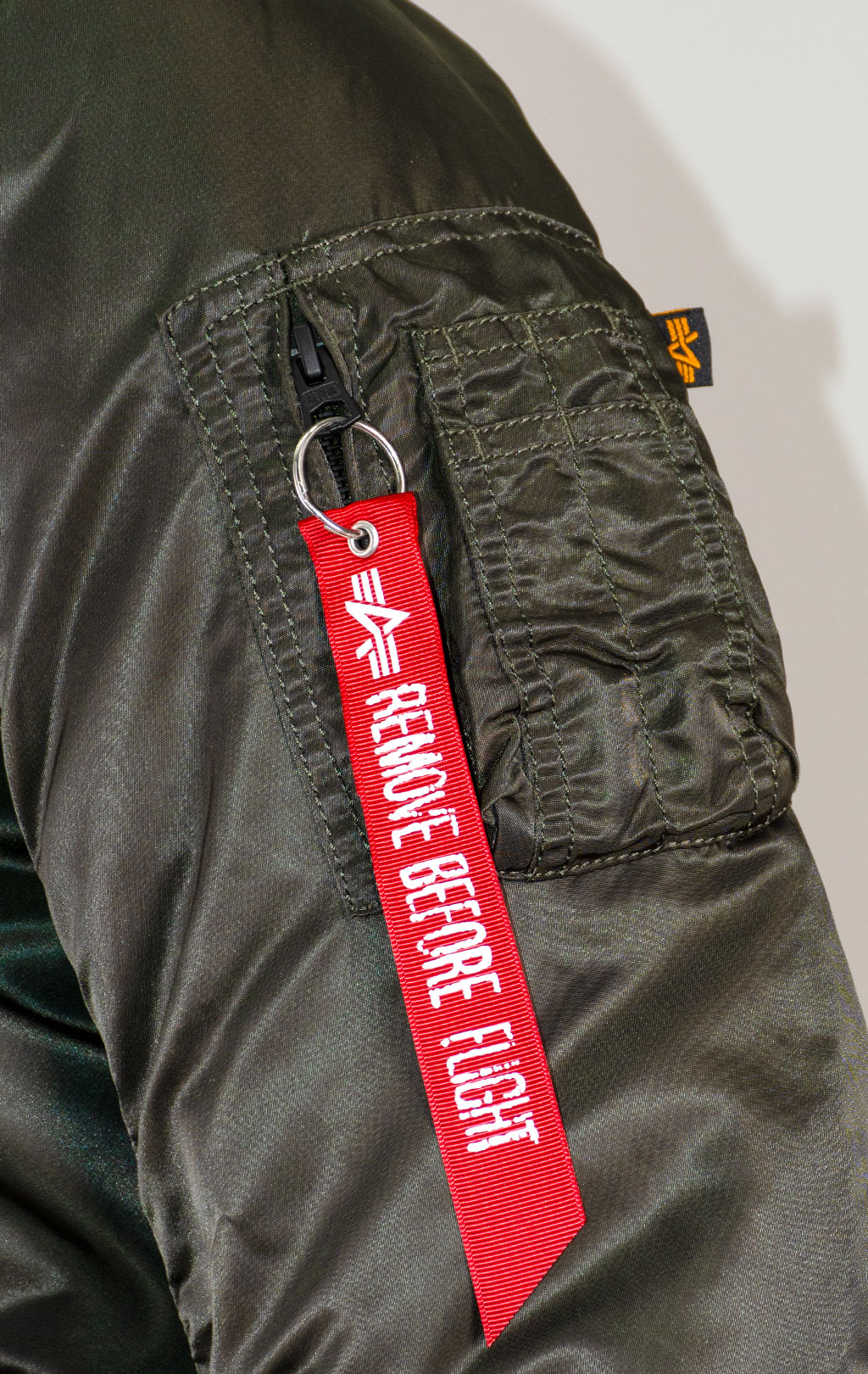 Куртка-бомбер лётная ALPHA INDUSTRIES D-Tec MA-1 black olive 
