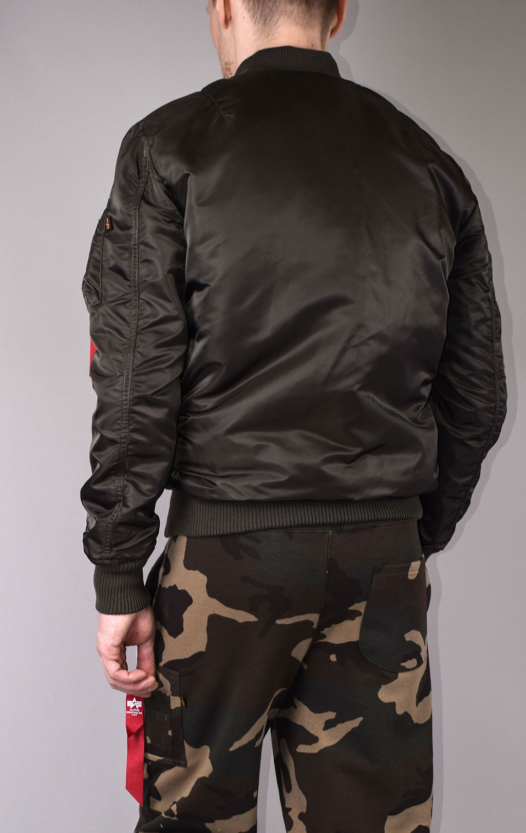 Бомбер ALPHA INDUSTRIES VF 59 LONG MA-1 black/olive 