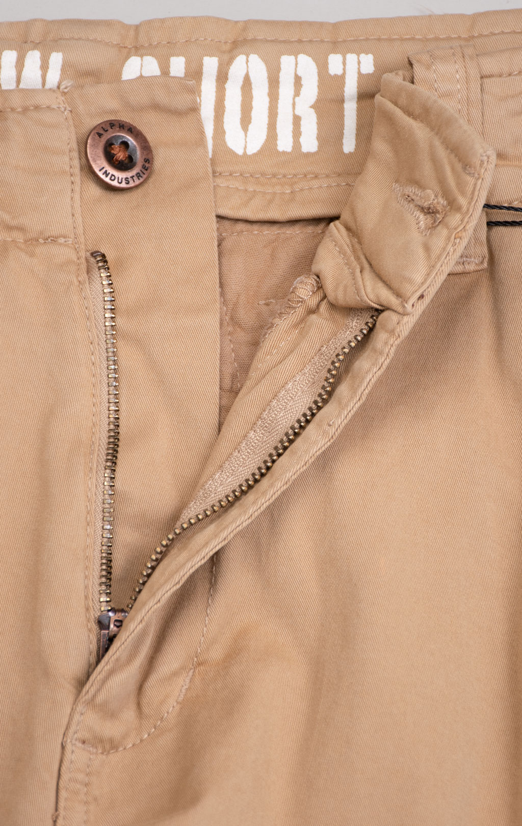 Шорты карго ALPHA INDUSTRIES CREW SHORT PATCH sand 