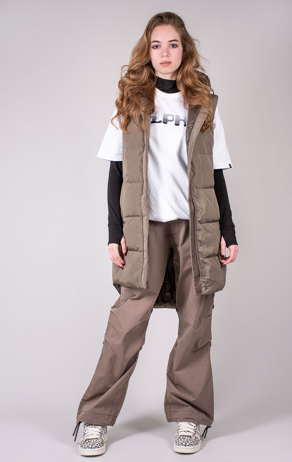 Женская куртка ALPHA INDUSTRIES SIERRA CONVERTIBLE JACKET FW 24/25 coyote brown 