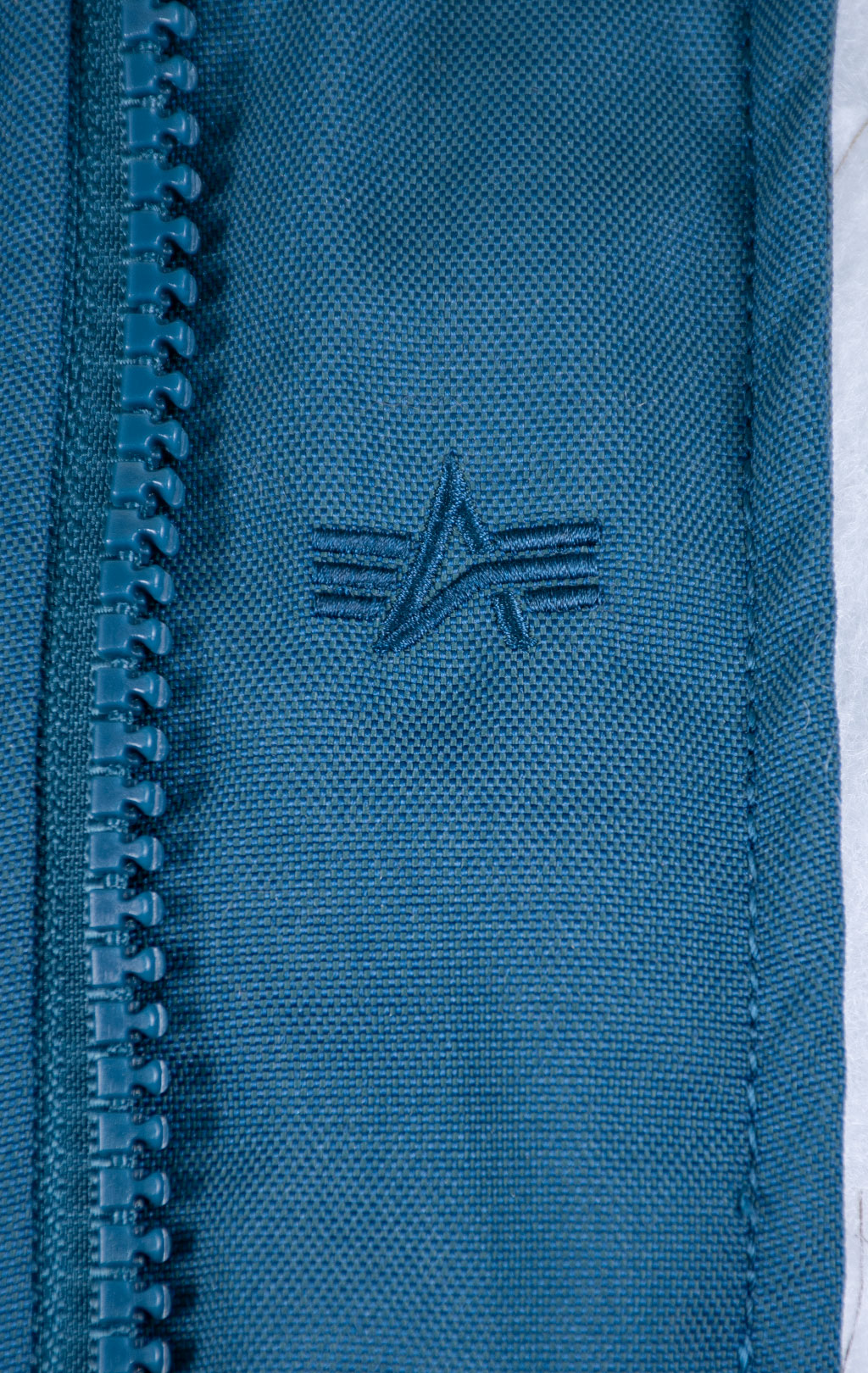 Аляска ALPHA INDUSTRIES EXPLORER натур. мех blue bold 