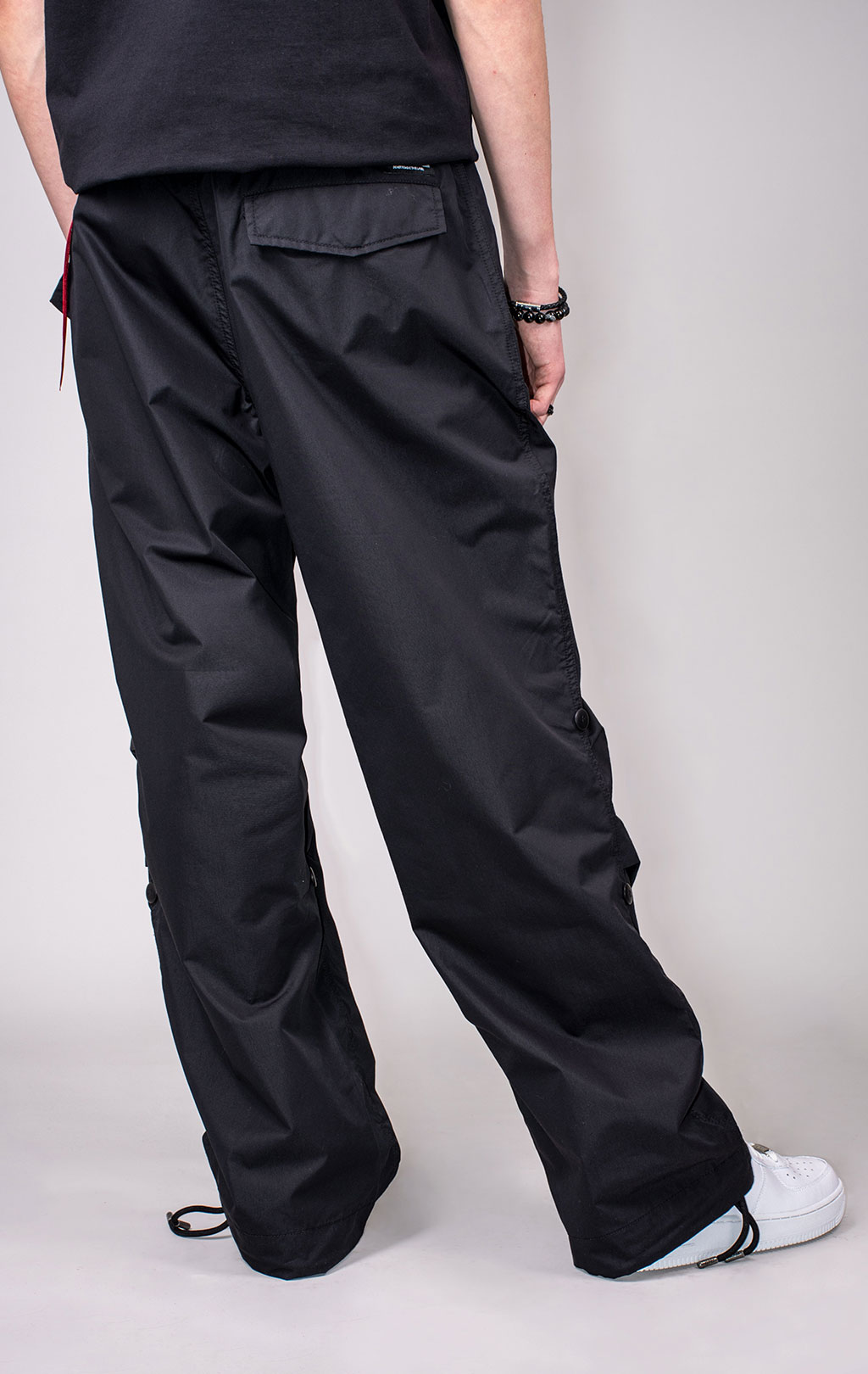 Брюки-карго парашюты ALPHA INDUSTRIES PARACHUTE PANTS SS 24 m black 