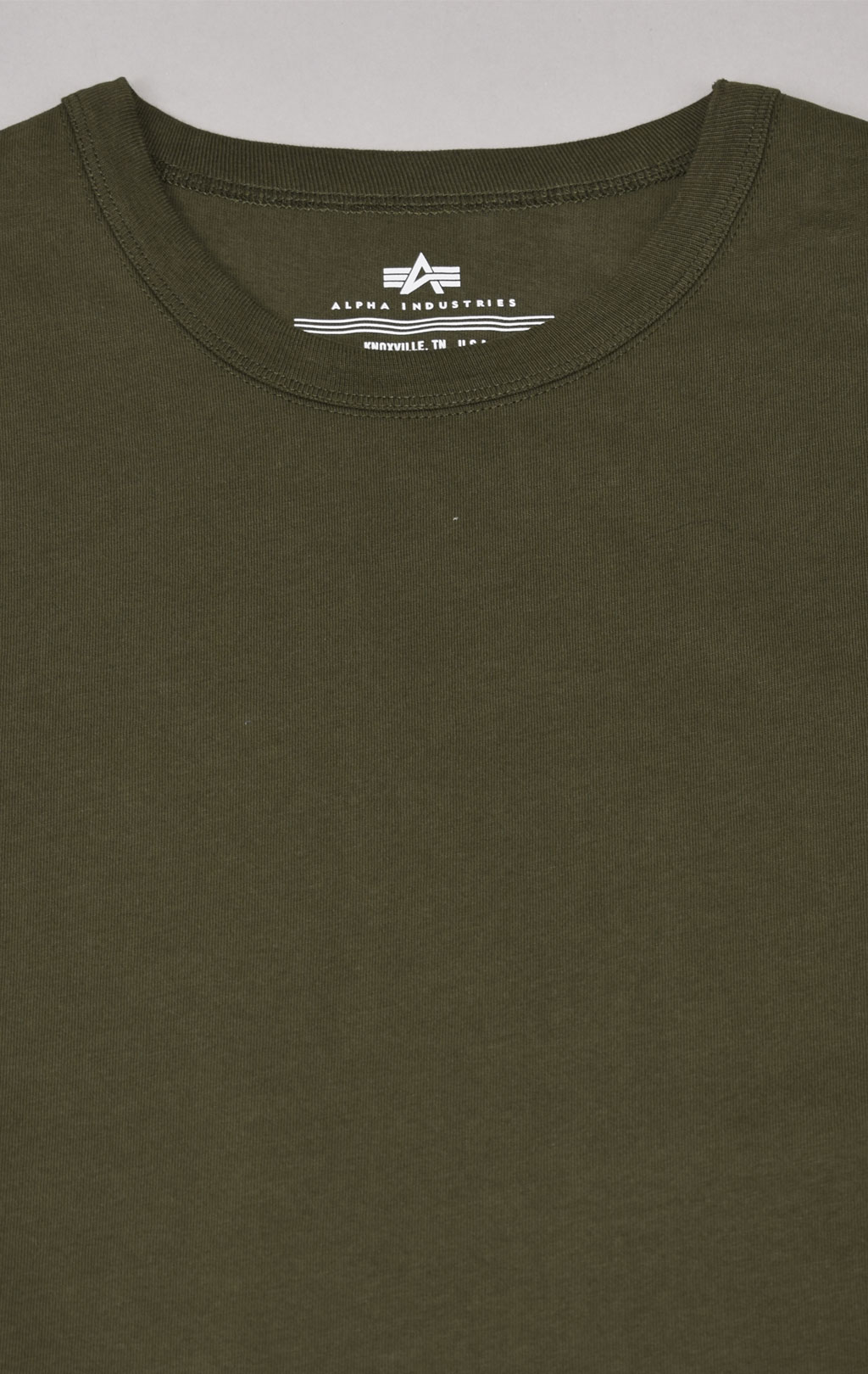 Футболка ALPHA INDUSTRIES ESSENTIAL TEE плотная FW 21/22 olive 