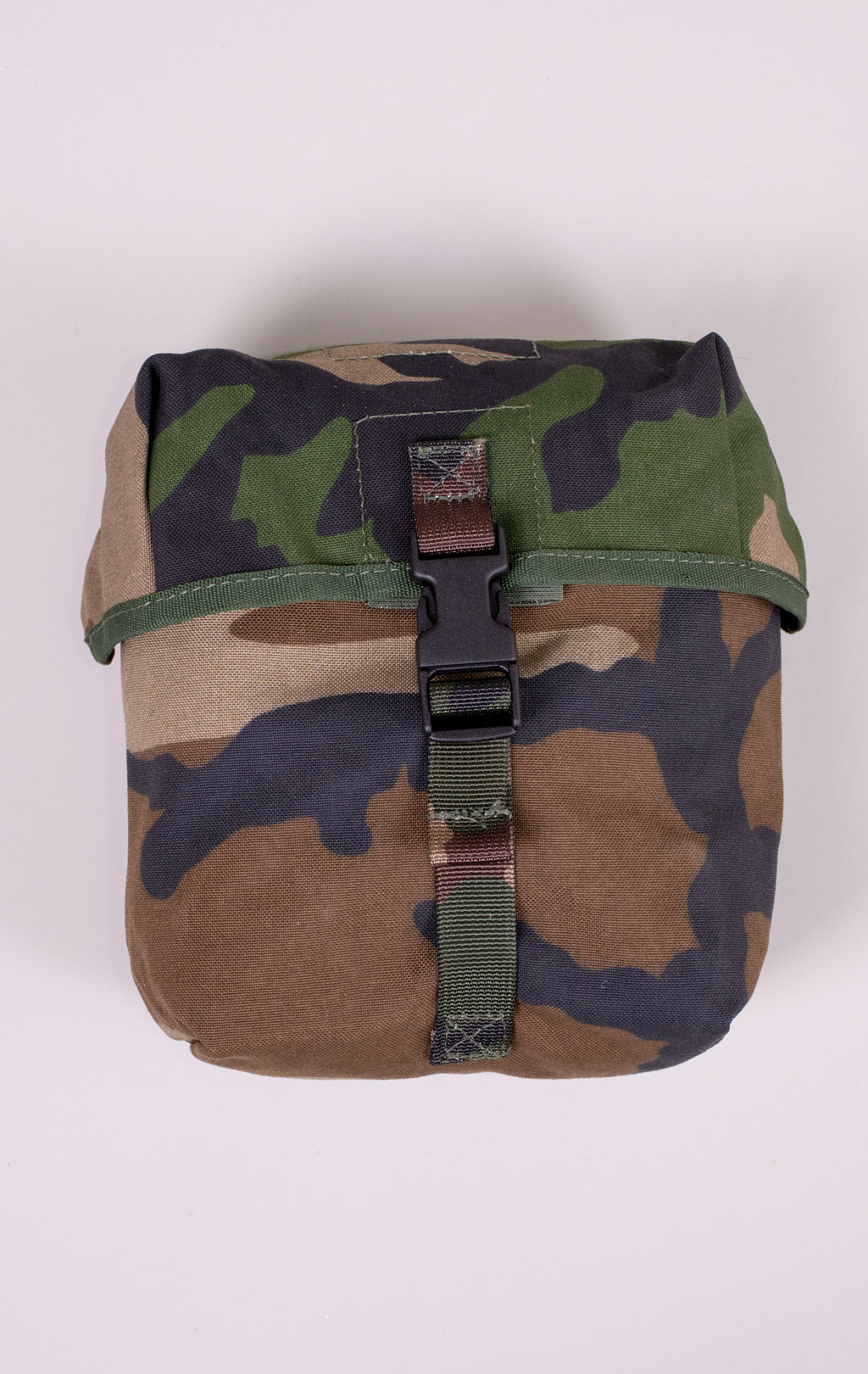 Подсумок ALGEMEEN(BASIC) MIDDEL MOLLE camo woodland Голландия