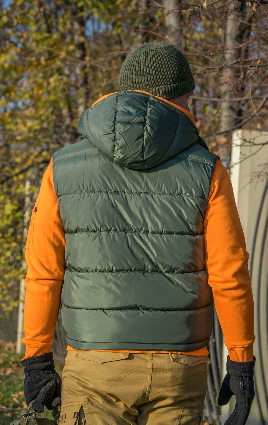 Жилет ALPHA INDUSTRIES HOODED PUFFER VEST FD sage green 