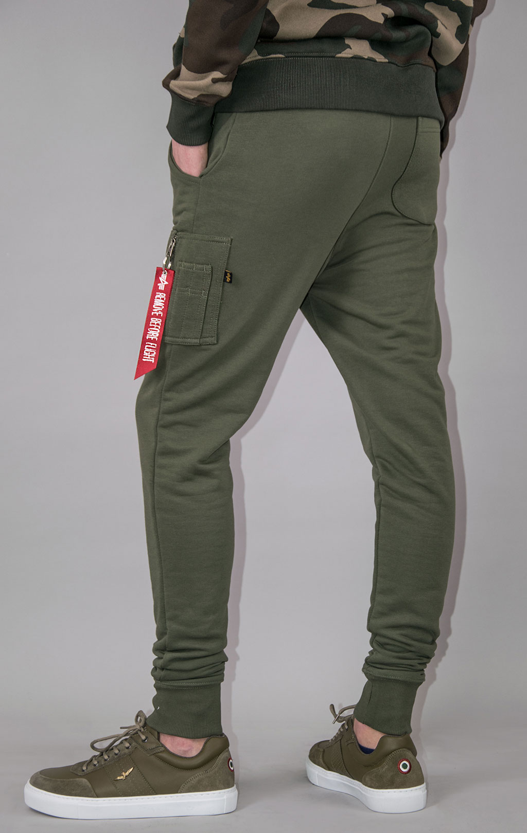 Брюки спортивные джоггеры ALPHA INDUSTRIES X-FIT SLIM CARGO dark green 