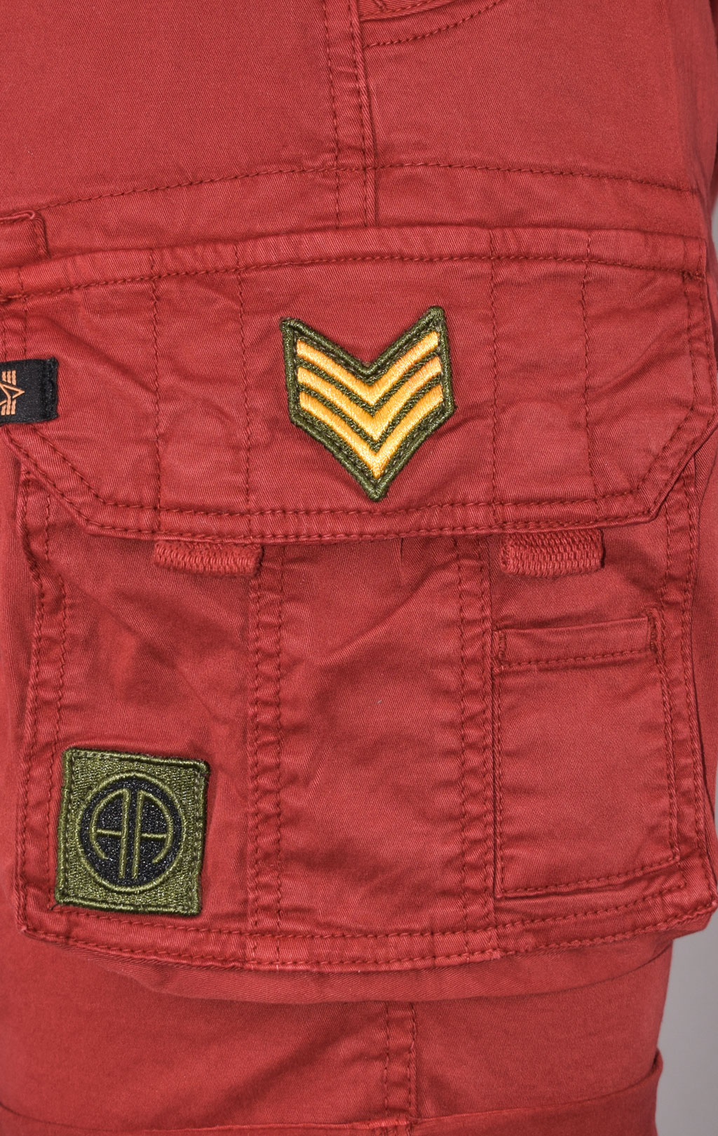 Шорты ALPHA INDUSTRIES CREW SHORT PATCH RBF red 