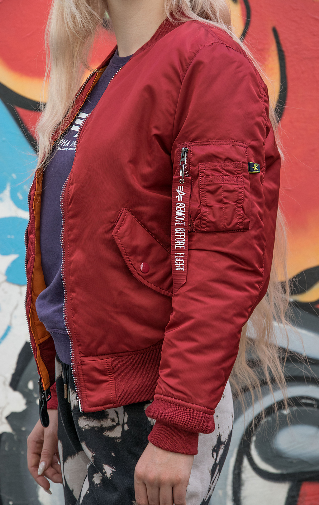 Женский бомбер ALPHA INDUSTRIES MA-1 W red commander 