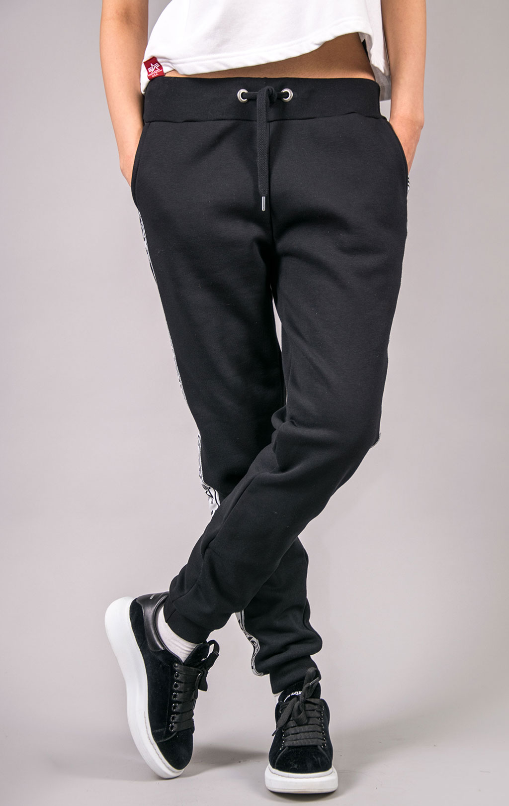 Женские брюки спортивные джоггеры ALPHA INDUSTRIES AL TAPE JOGGER black 