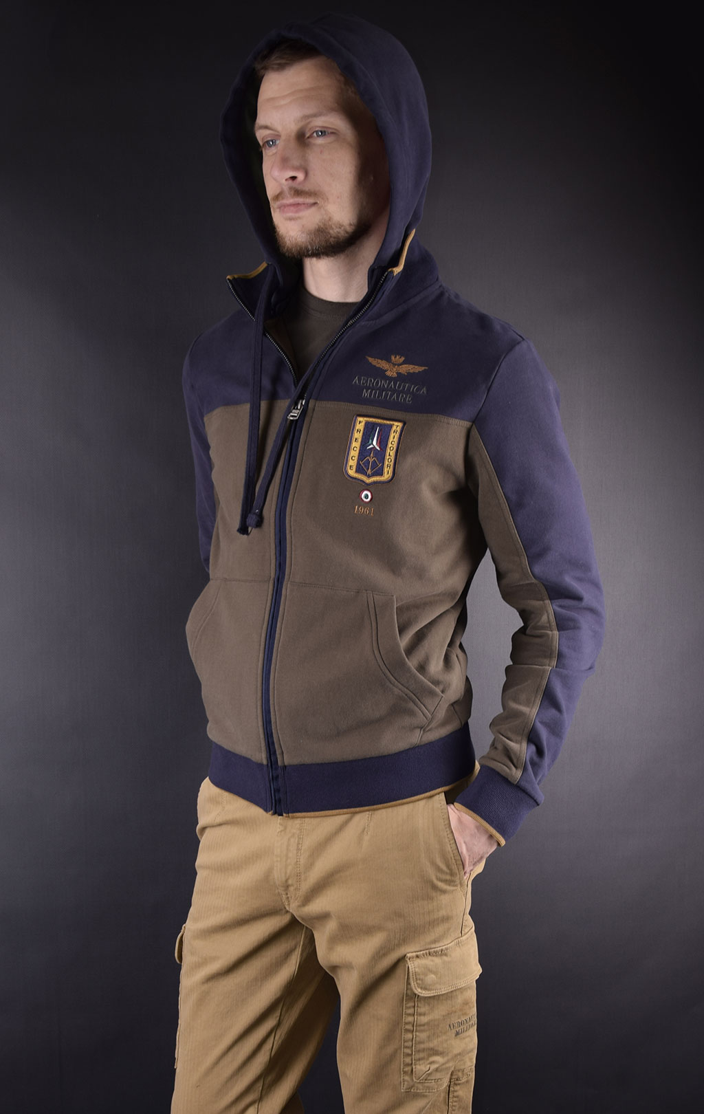 Толстовка с капюшоном AERONAUTICA MILITARE blue navy/verde bosco (FE 1318) 