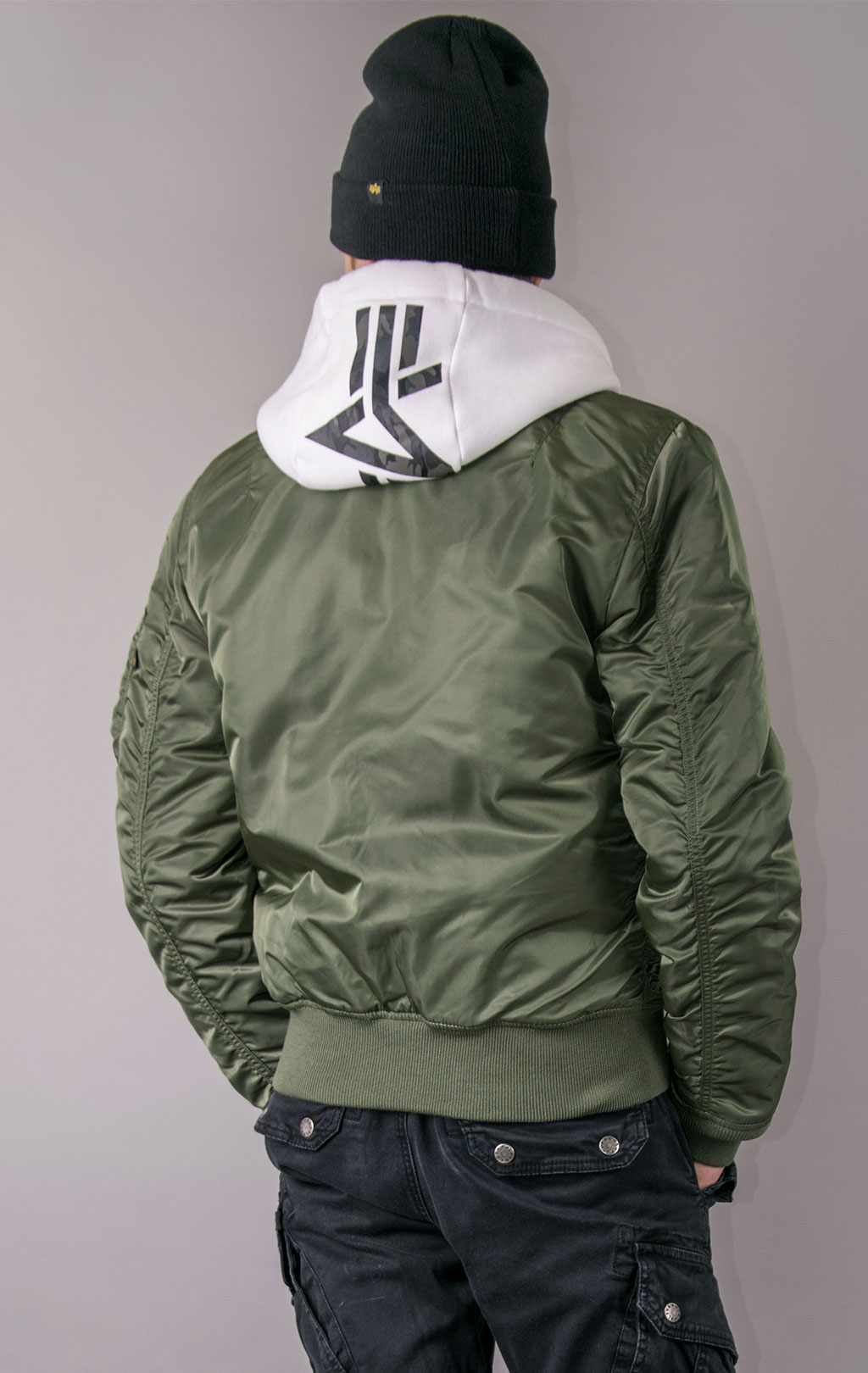 Бомбер ALPHA INDUSTRIES SLIM FIT/EUROPEAN FIT MA-1 FW 22/23 m sage green 