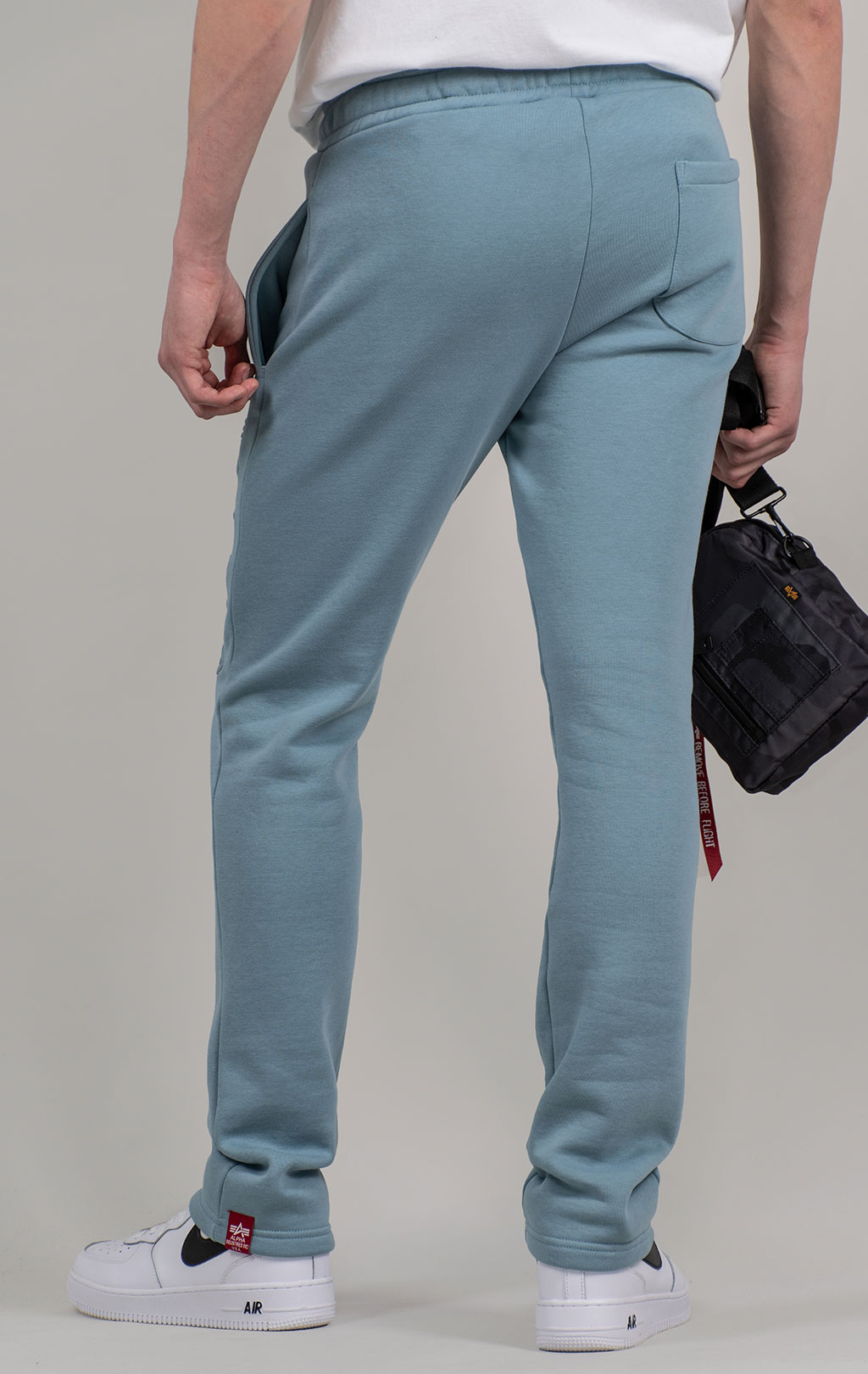 Брюки спортивные джоггеры ALPHA INDUSTRIES EMB JOGGER greyblue 