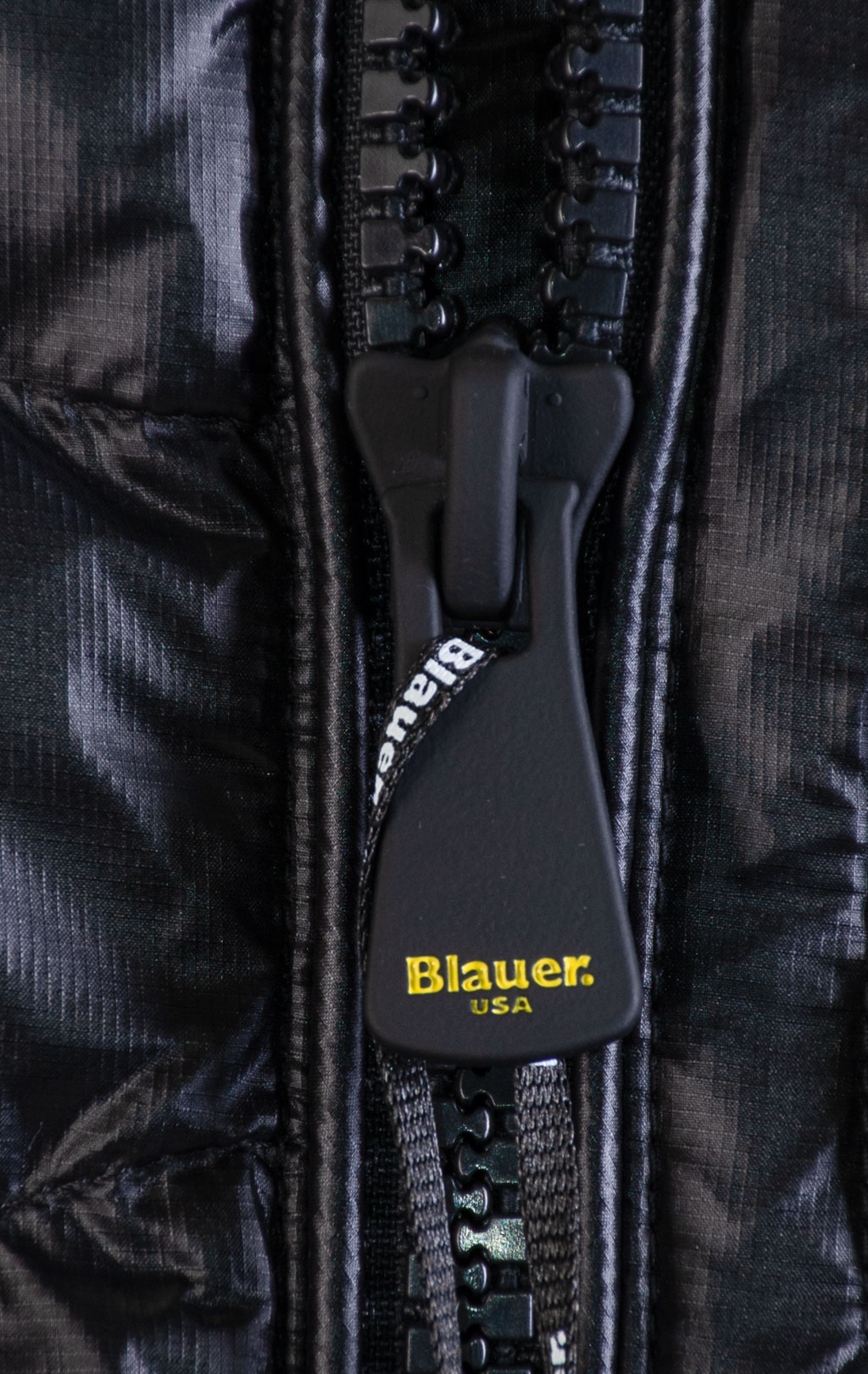 Куртка с капюшоном BLAUER WAVE FW 25/26 black (C03074) 