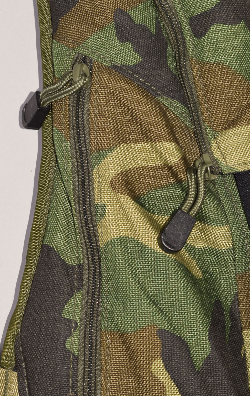 Питьевая система армейская CamelBak на молнии, горловина под клапаном, 3L camo woodland б/у 